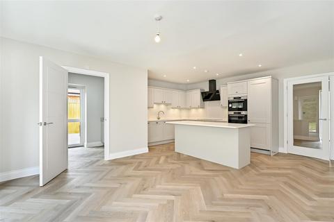 3 bedroom detached bungalow for sale, 3 Linwood Park, Arundel