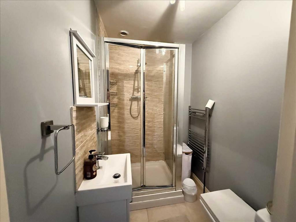 Ensuite to Bedroom