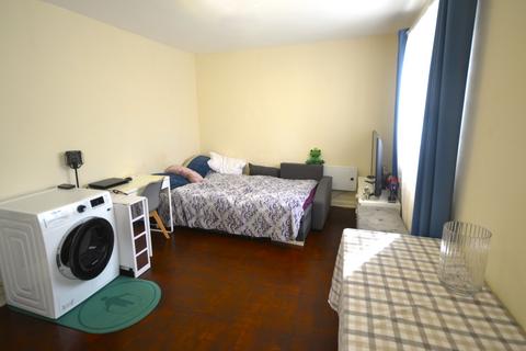 1 bedroom flat to rent, Melton Court, Havelock Road, Croydon CR0