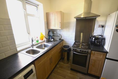 1 bedroom flat to rent, Melton Court, Havelock Road, Croydon CR0