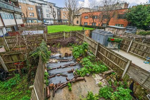 undefined, Old Montague Street, London, E1