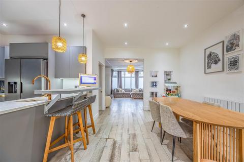 undefined, LEIGHTON AVENUE, Leigh-On-Sea