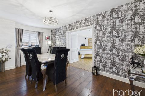 undefined, Raeswood Crescent, Crookston, Glasgow, G53 7HE