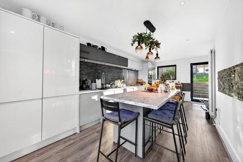 undefined, Purley CR8