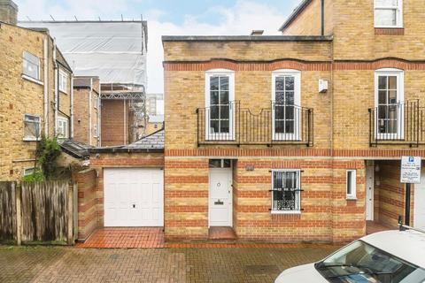 4 bedroom flat to rent, Orville Road, London SW11