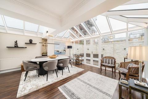 4 bedroom flat to rent, Orville Road, London SW11