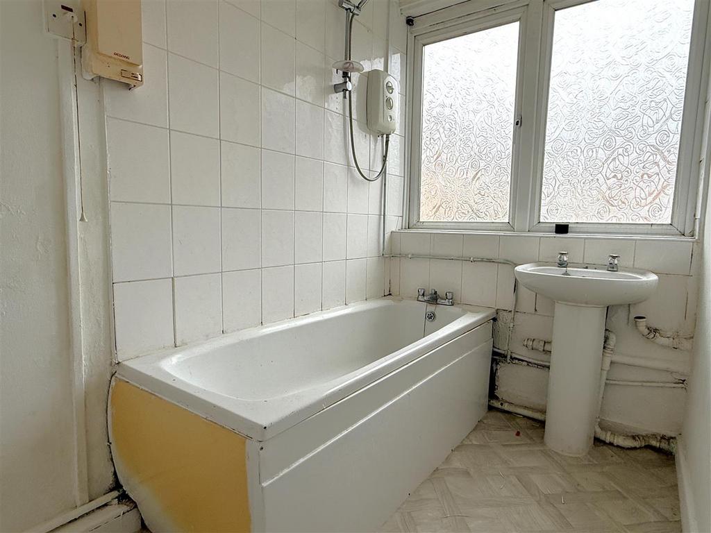 Bathroom.JPG