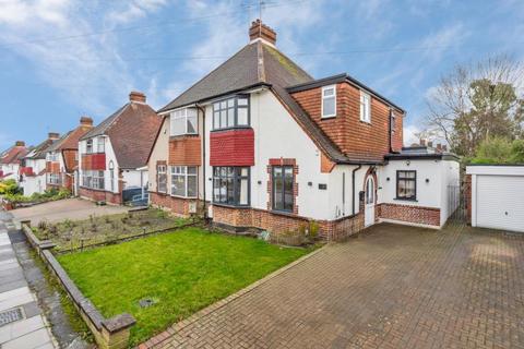 3 bedroom semi-detached house to rent, Rosecroft Walk, Pinner