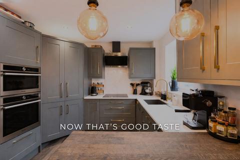 3 bedroom end of terrace house for sale, Olive Grove, Swindon SN25