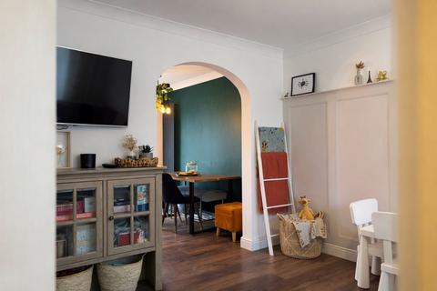 3 bedroom end of terrace house for sale, Olive Grove, Swindon SN25