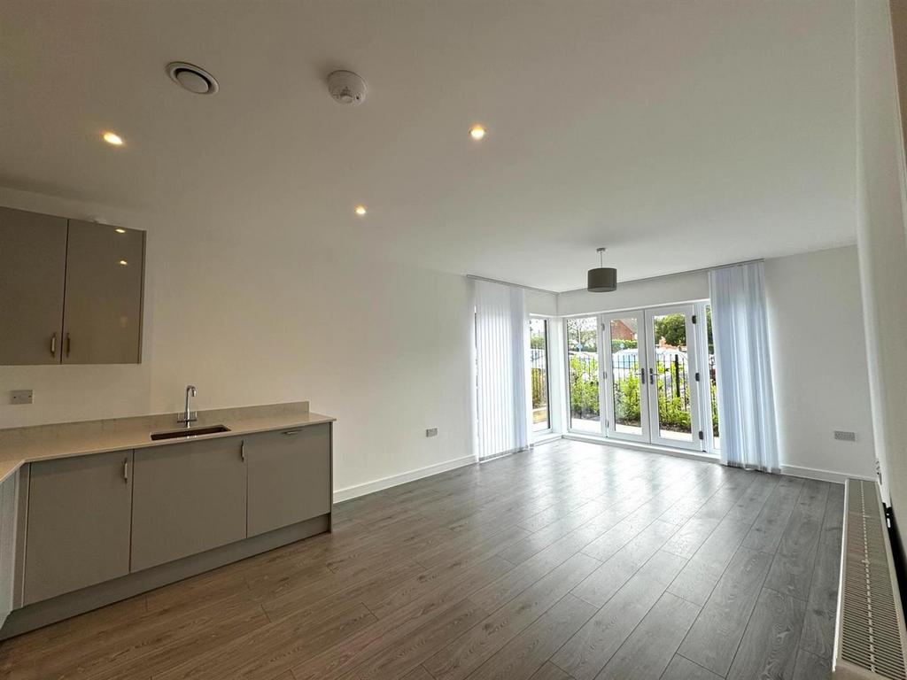 Living room pic 2.jpg