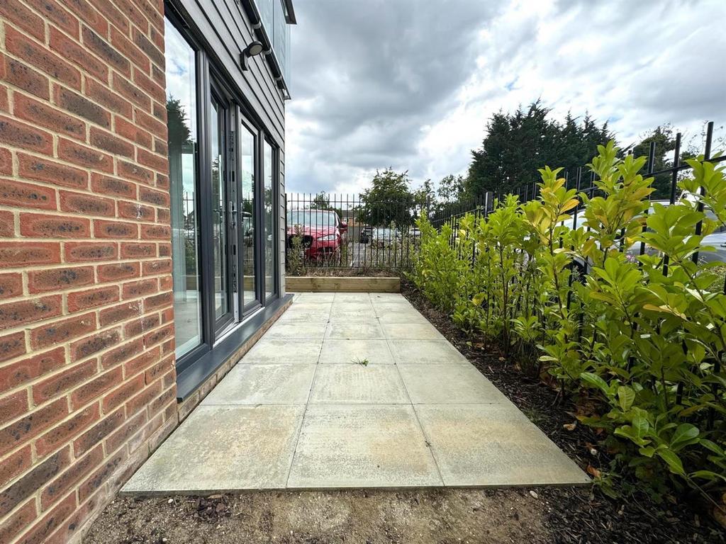 Patio 1.jpg