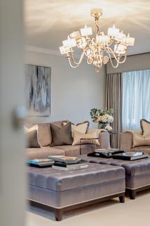 4 bedroom detached house for sale, Meadow Way, Farnborough Park