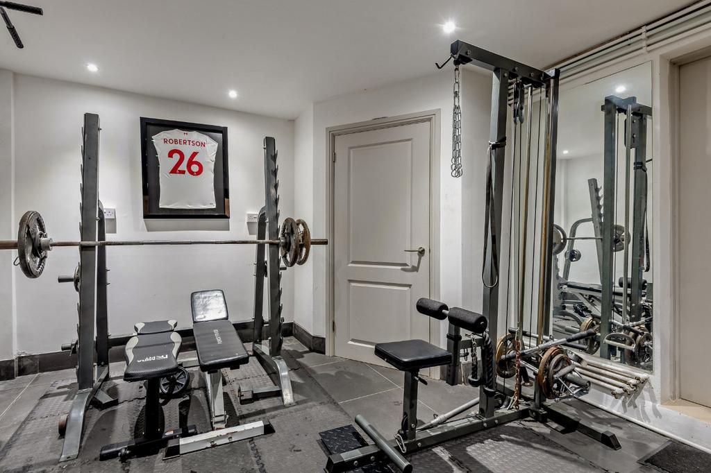 Garage/Gym