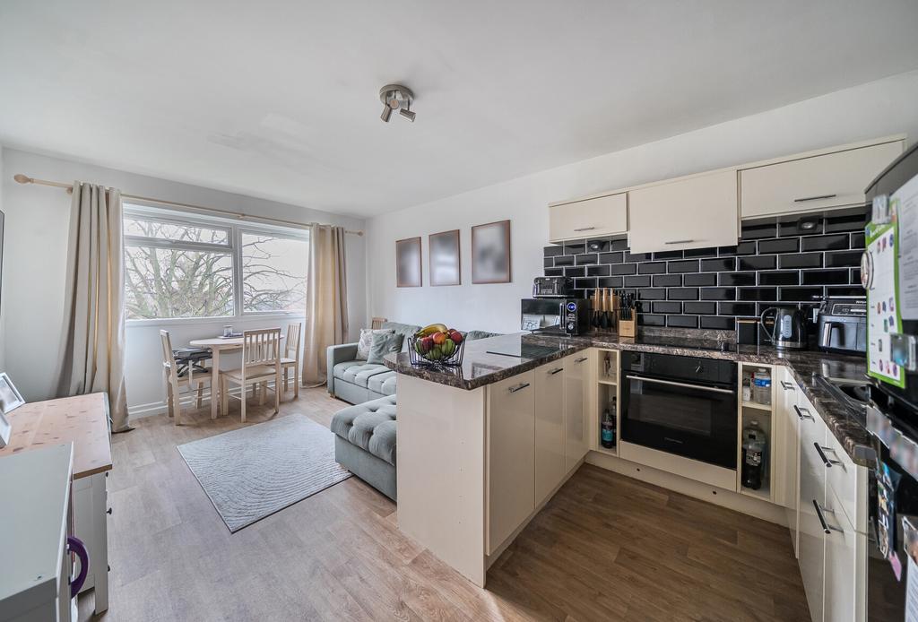 Lounge / Kitchen