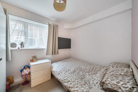 2 bedroom apartment for sale, Harcourt Avenue, Wallington SM6