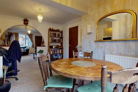 3 bedroom detached house for sale, Favell Drive, Milton Keynes MK4