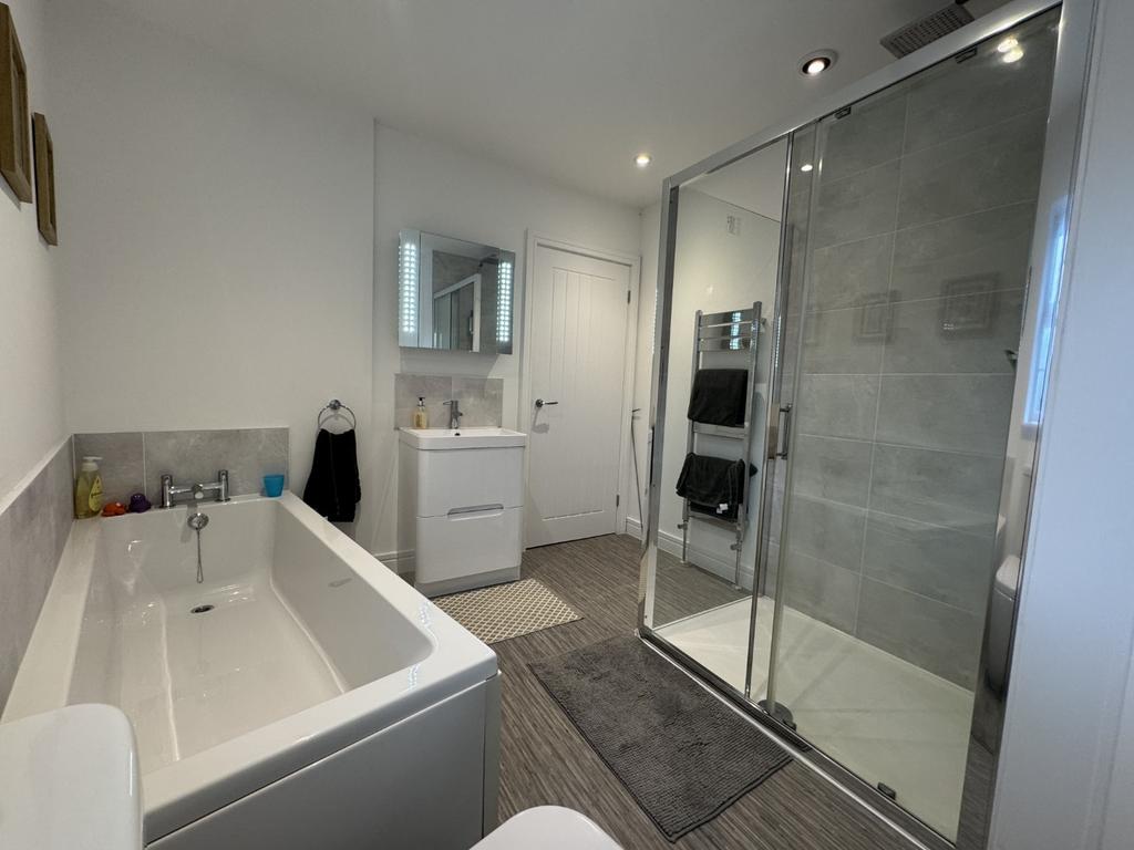 Luxurious Bathroom