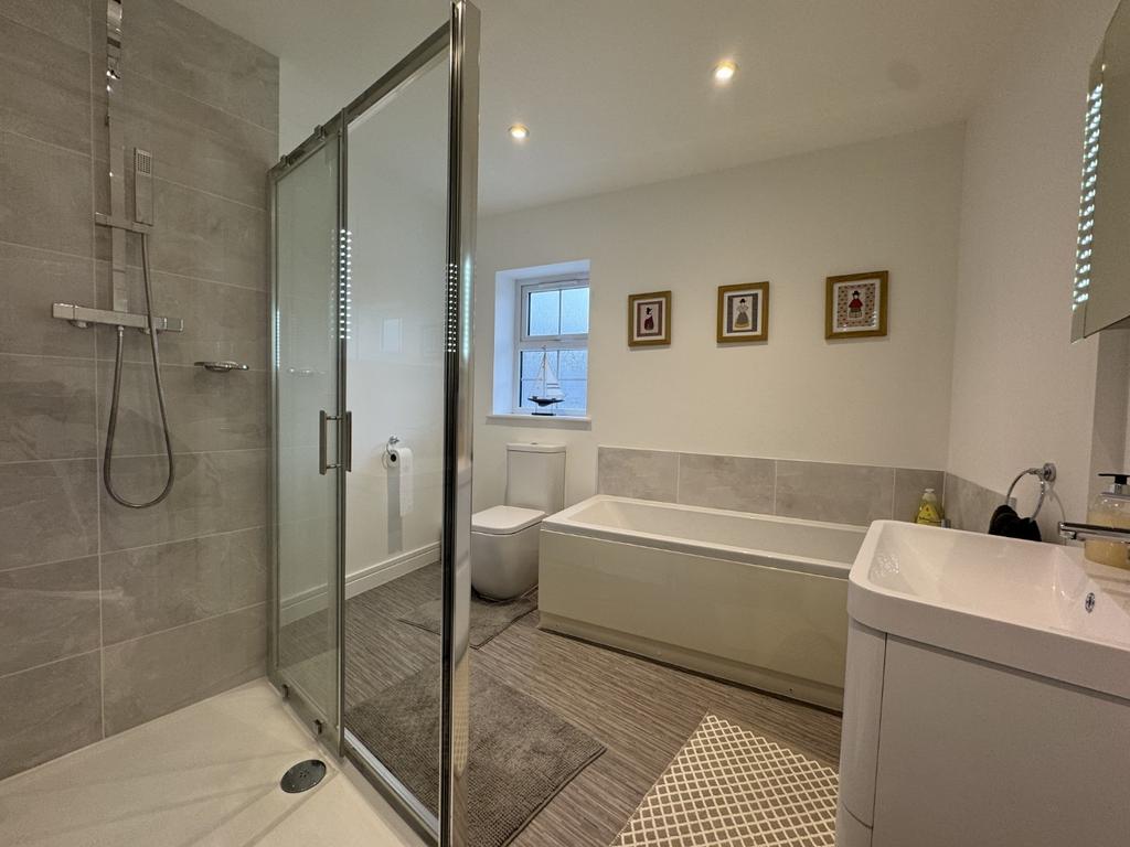 Luxurious Bathroom