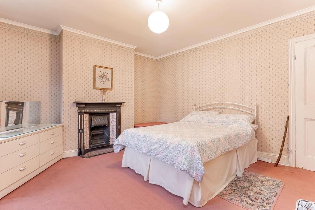 Bedroom 1 - B.jpg