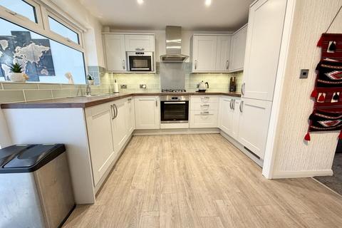 3 bedroom house for sale, Bodiham Hill, Garforth, Leeds