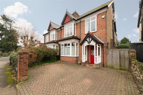 undefined, Queen Annes Grove, Enfield EN1