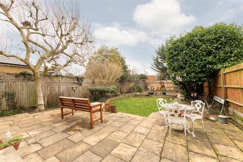 undefined, Queen Annes Grove, Enfield EN1