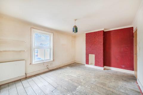 2 bedroom terraced house for sale, Fearnley Street, Watford, WD18