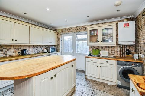 undefined, Harrow Road, Feltham TW14