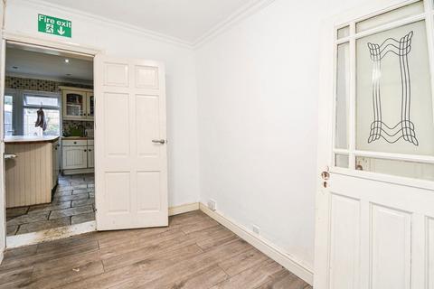 undefined, Harrow Road, Feltham TW14
