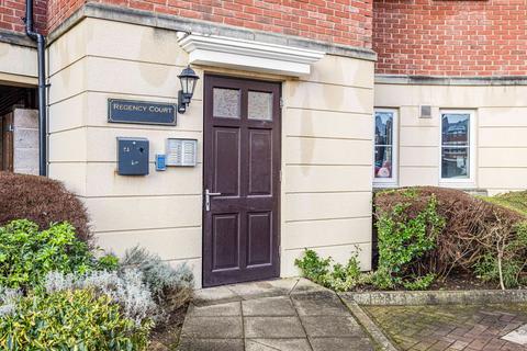 2 bedroom flat for sale, Brookbank Close, Cheltenham, GL50 3NS