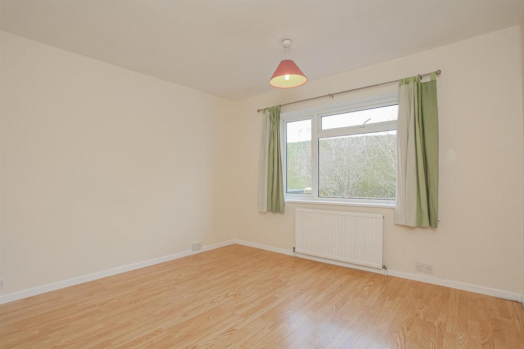 6 Bed..jpg