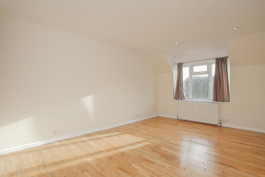 6 Bedroom.,.jpg