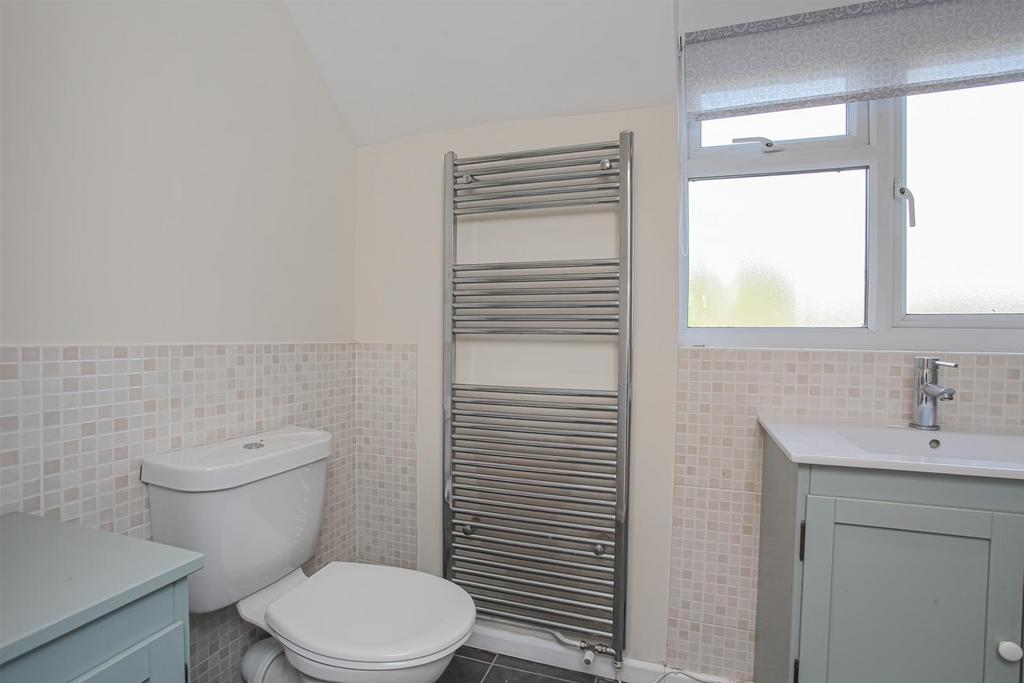 6 Ensuite.jpg