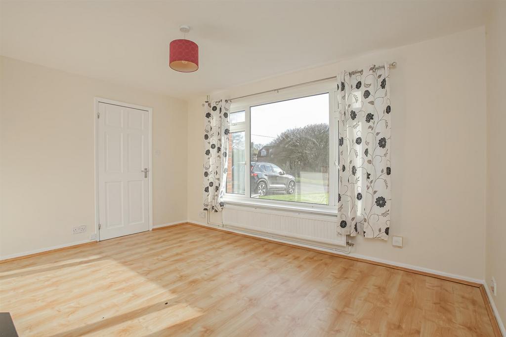 6 Living Room B.jpg