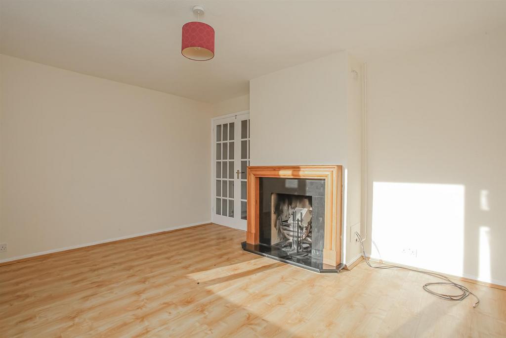 6 Living Room.jpg