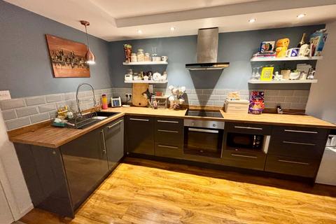 2 bedroom flat for sale, Mersey Road, West Didsbury