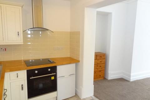 Studio to rent, RAISED UPPER GROUND FLOOR STUDIO FLAT - AVAILABLE NOW, CLOSE TO SHOPS AND BUSSES ON CHRISTCHURCH ROAD