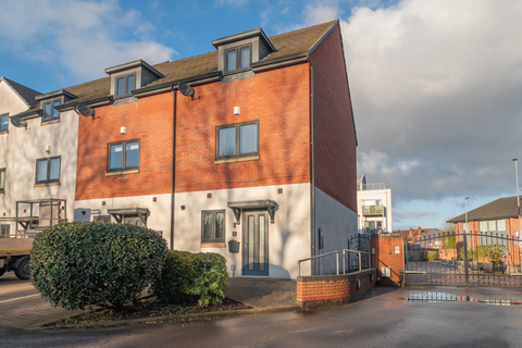 undefined, Trinity Way, Solihull B90