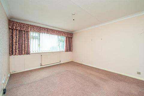 undefined, Lucas Close, Hampshire GU46