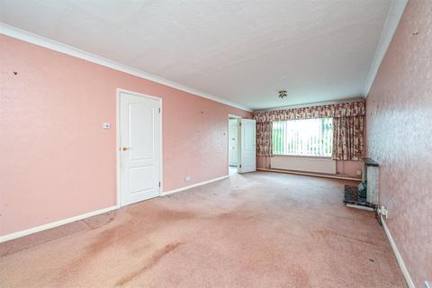 undefined, Lucas Close, Hampshire GU46