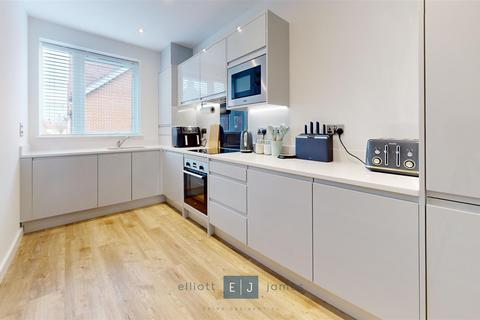 2 bedroom apartment for sale, Academy Way, Loughton IG10