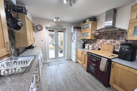 4 bedroom end of terrace house for sale, Lyndhurst Road, Exmouth EX8