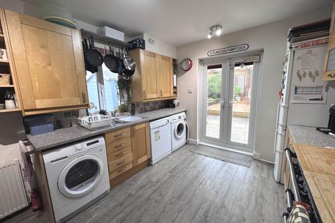 4 bedroom end of terrace house for sale, Lyndhurst Road, Exmouth EX8