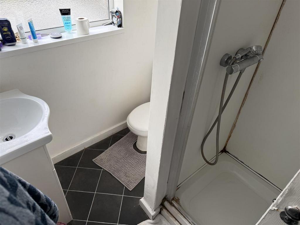 Family Shower Room