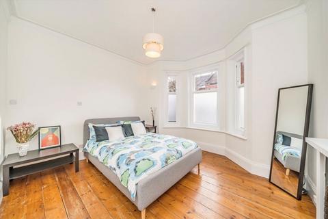 1 bedroom flat for sale, Barcombe Avenue, London SW2