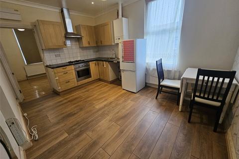 1 bedroom apartment to rent, 43c Brighton Road, South Croydon, Surrey, CR2