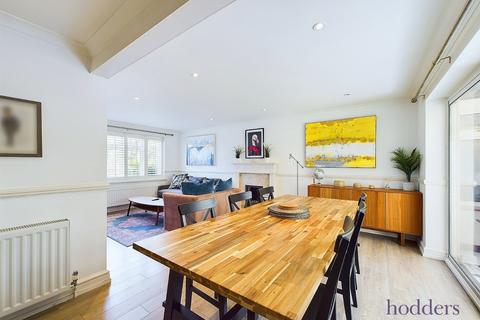 3 bedroom detached house for sale, Sandalwood Avenue, Chertsey, Surrey, KT16