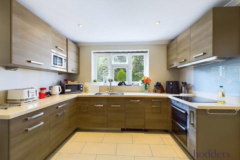 3 bedroom detached house for sale, Sandalwood Avenue, Chertsey, Surrey, KT16