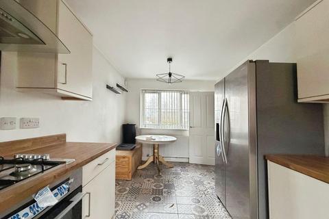 3 bedroom detached house for sale, Brookbank, Leigh